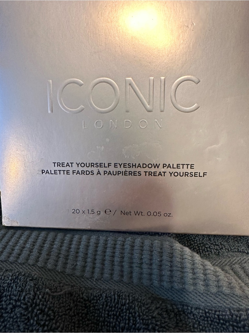 ICONIC London Treat Yourself Eyeshadow Palette - Silver